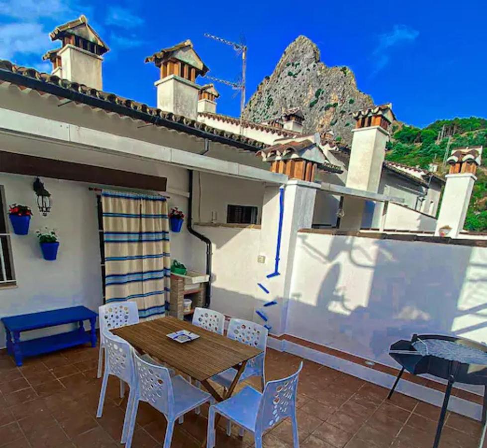 Grazalema - Casita La Calma - Incredible Views, Clima Frio-Calor, Wifi & Private Parking Optional Villa Dış mekan fotoğraf