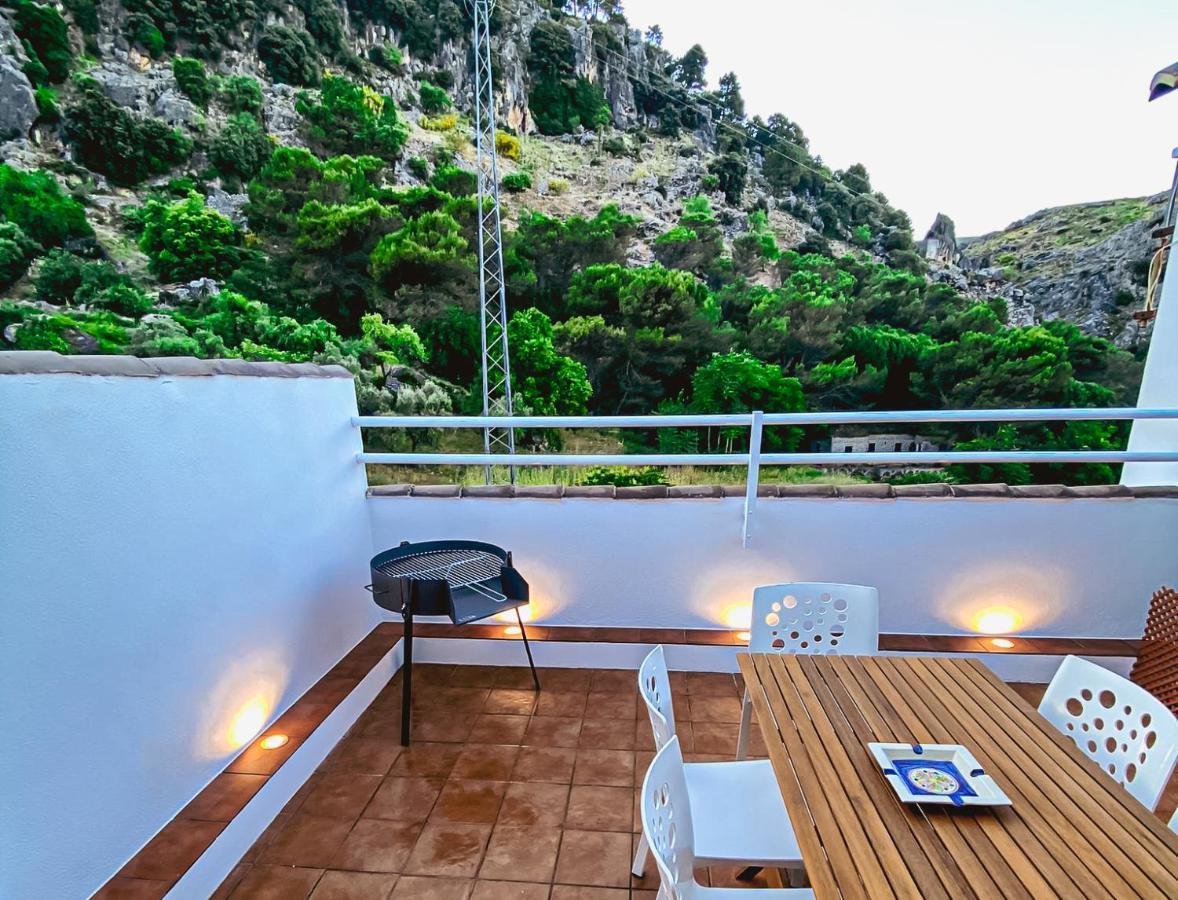 Grazalema - Casita La Calma - Incredible Views, Clima Frio-Calor, Wifi & Private Parking Optional Villa Dış mekan fotoğraf